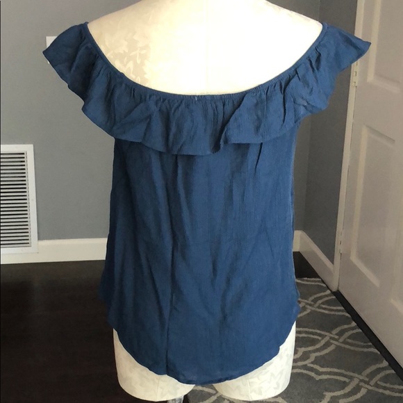 E&M Off the Shoulder Top - Picture 3 of 7